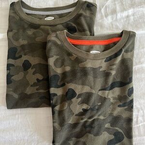 Set of 2 Old Navy camo t shirt size medium